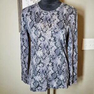 Kate Hill Medium Women's Gray and Black Metallic Snakeskin Print Top NWOT